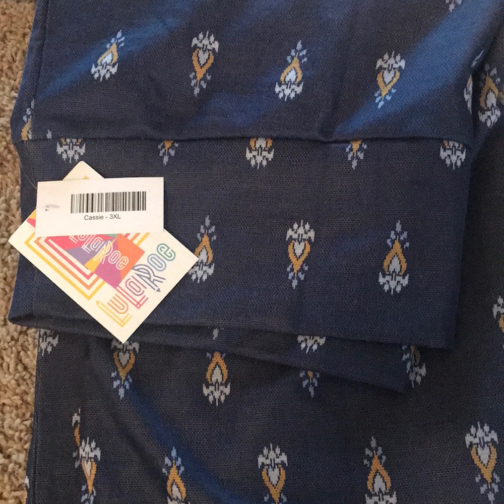 Brand new Lularoe Cassie